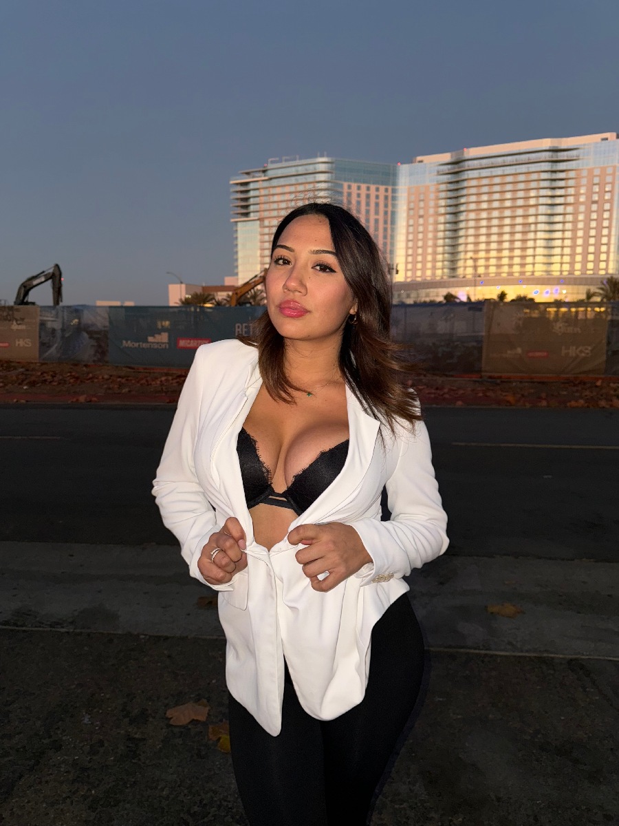 Take a pause and enjoy Ali Cruz — streaming from Mysore