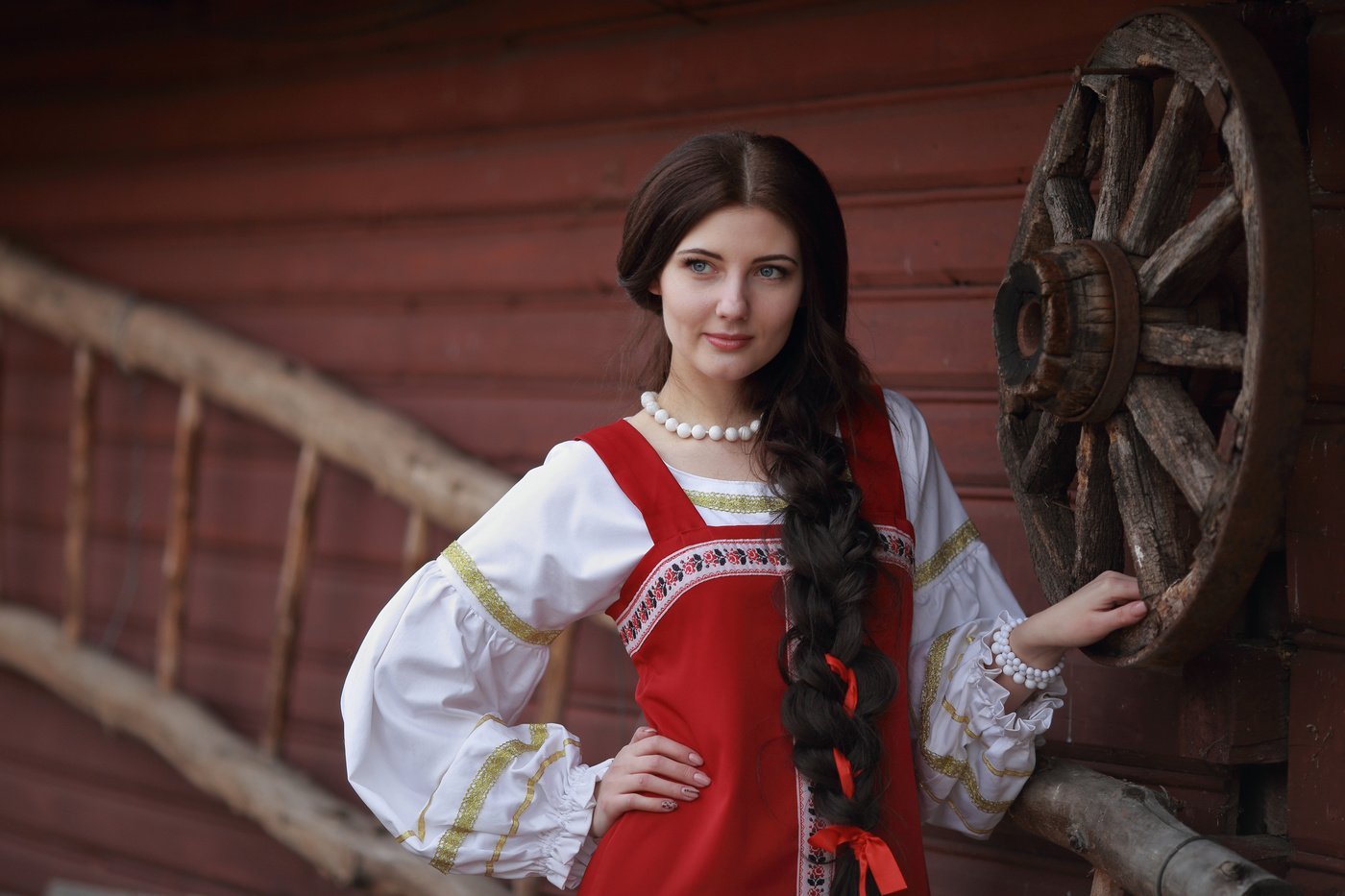 Girls in Slavic costumes’s look of the day — catch her live in Mysore