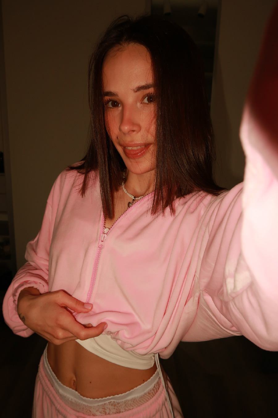 Tina brings the glow — live moments in Mysore